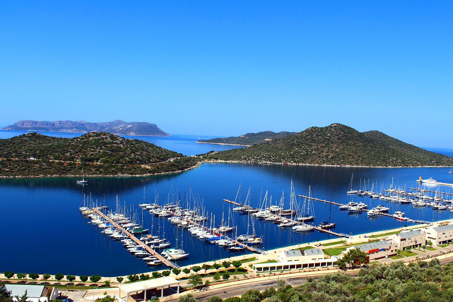 Antalya-Kaş’ta-Gezilecek-Yerler-1500x1000px-blog-görsel-kaş-marina.jpg